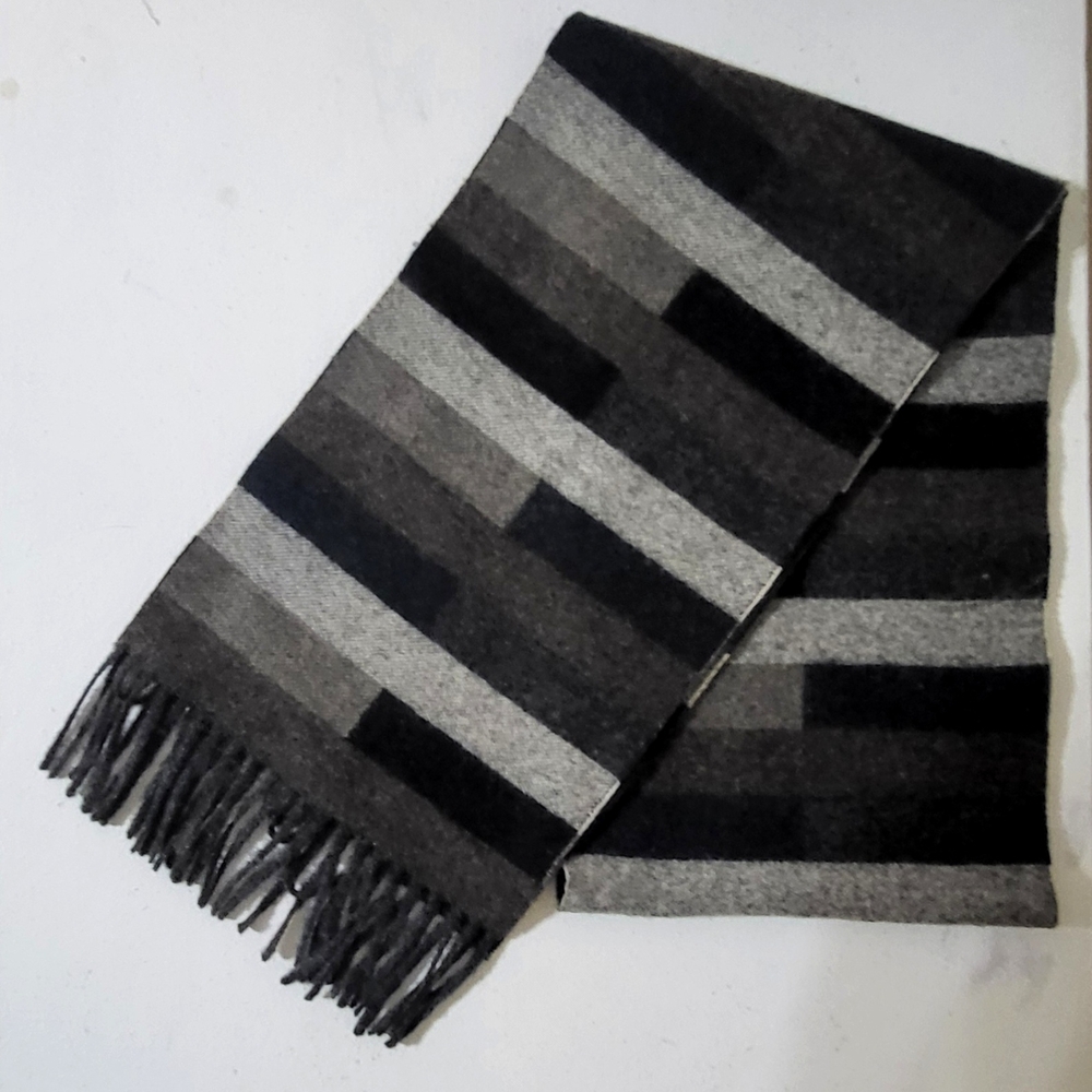 Eddie Bauer Men's Striped Black and Gray Scarf 100% Soft Wool New Without Tags